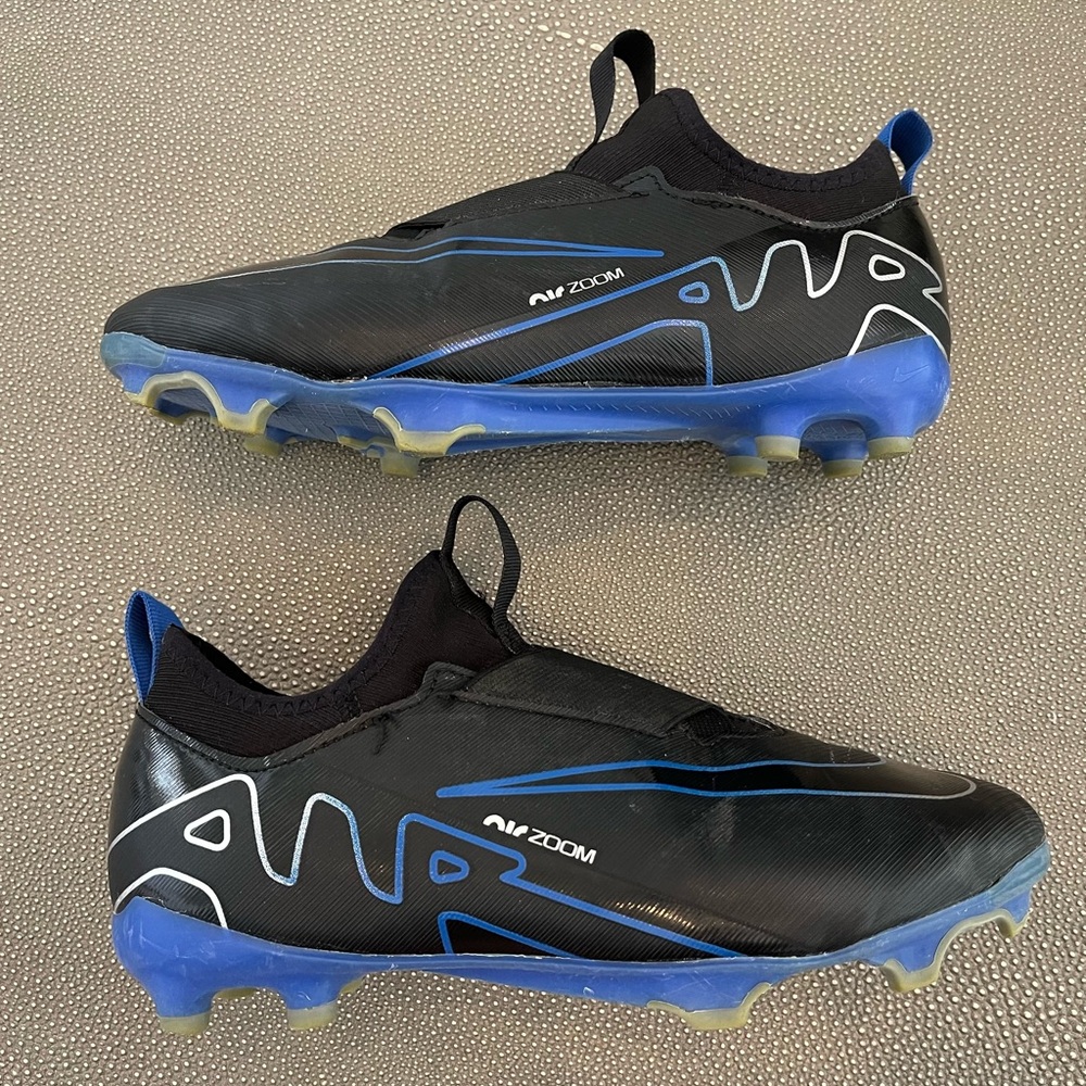 Nike Junior Zoom Mercurial Vapor 15 Academy FG Soccer Cleats (size 4.5Y) - Picture 7 of 9